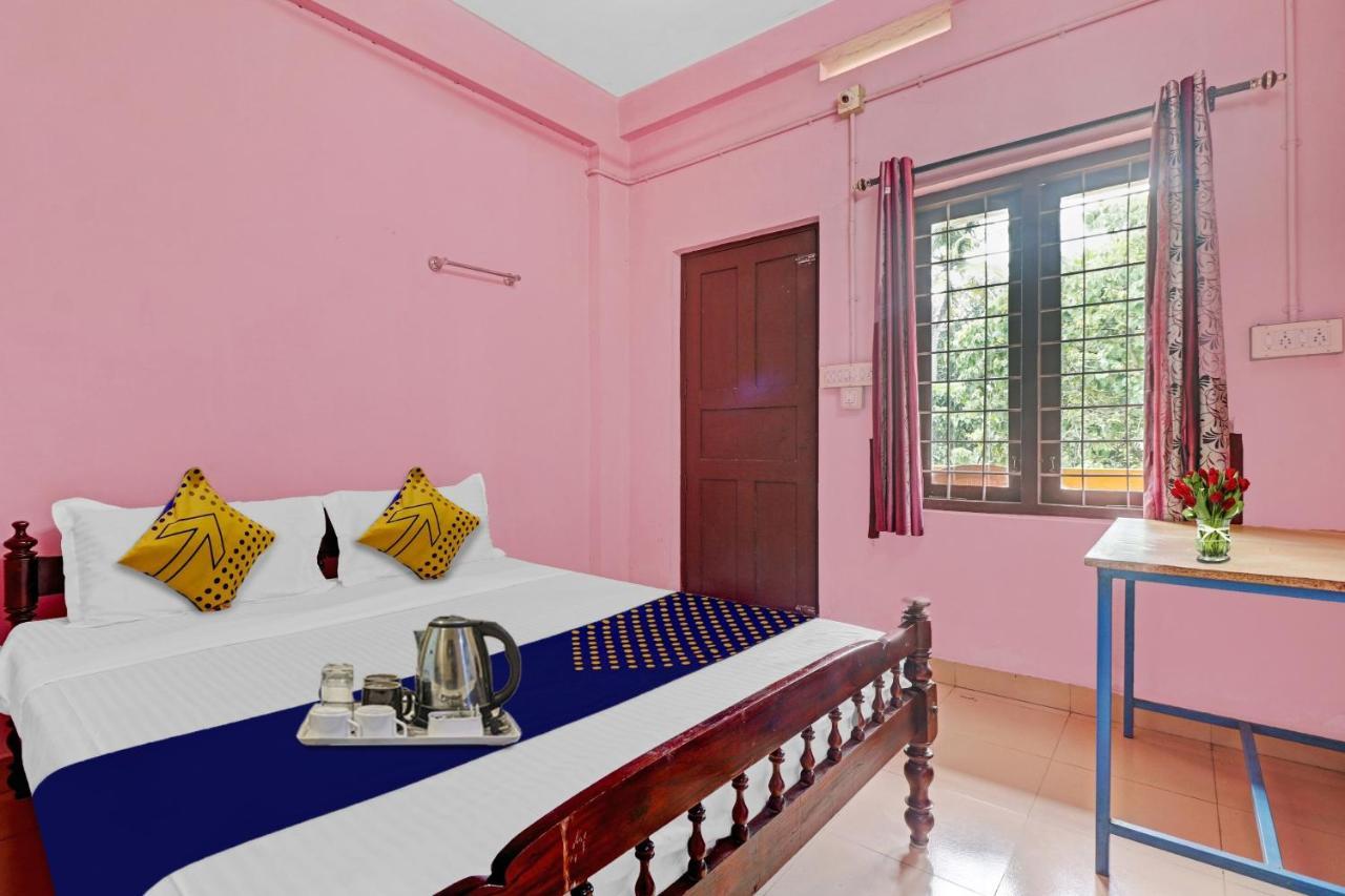 Spot On Taaza Residency Hotel Perumpāvūr Екстериор снимка
