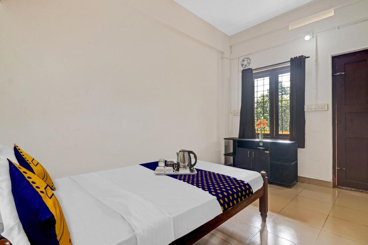 Spot On Taaza Residency Hotel Perumpāvūr Екстериор снимка