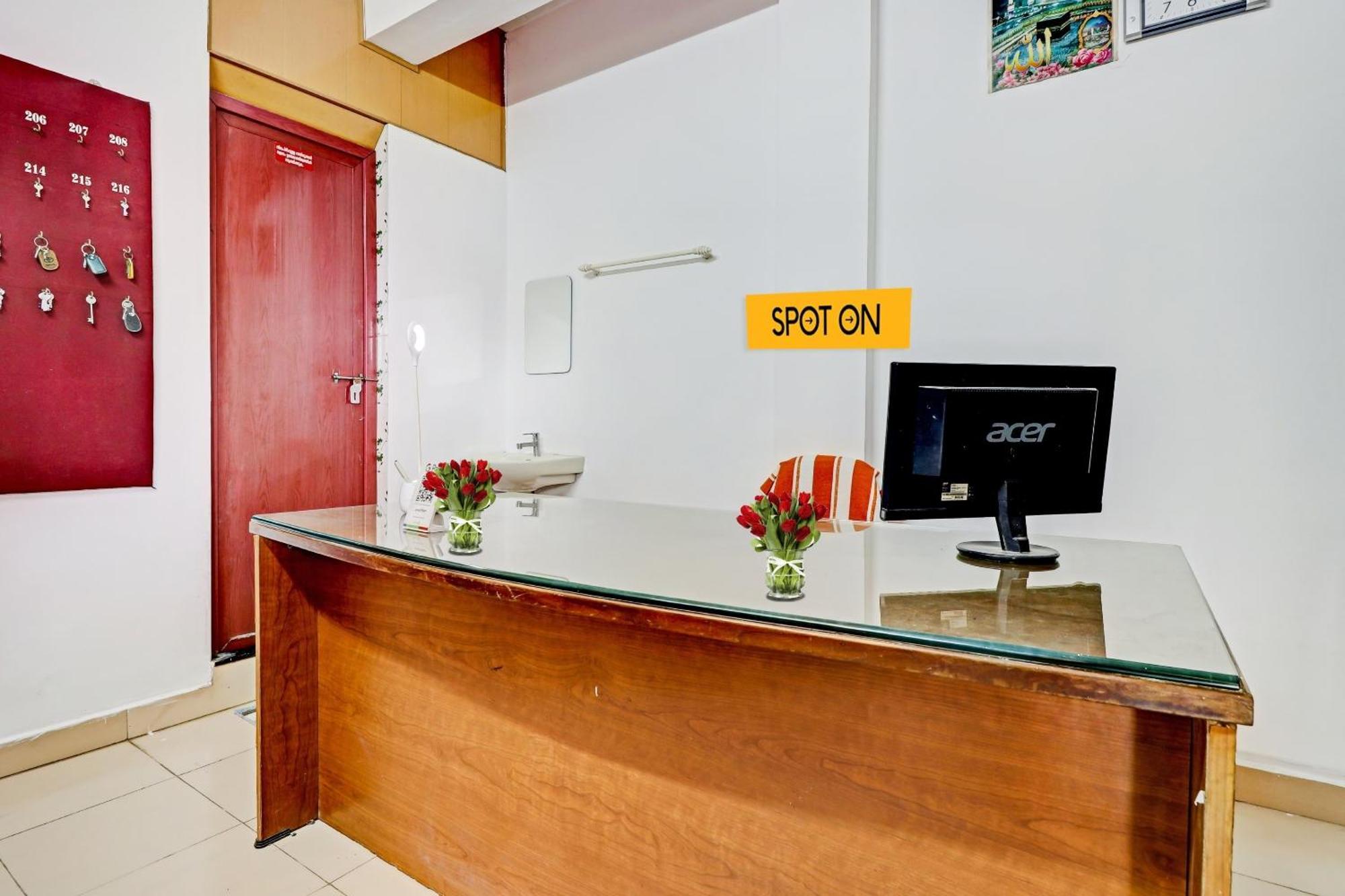 Spot On Taaza Residency Hotel Perumpāvūr Екстериор снимка