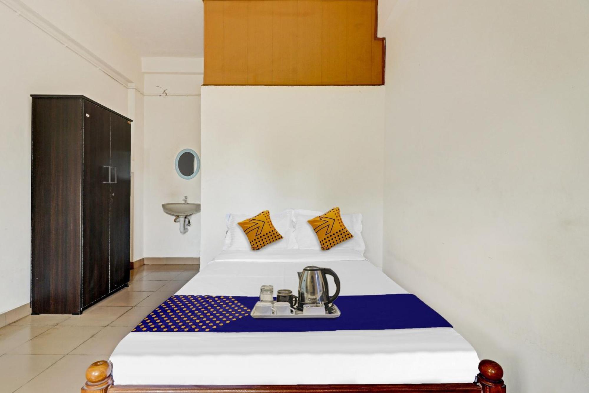 Spot On Taaza Residency Hotel Perumpāvūr Екстериор снимка