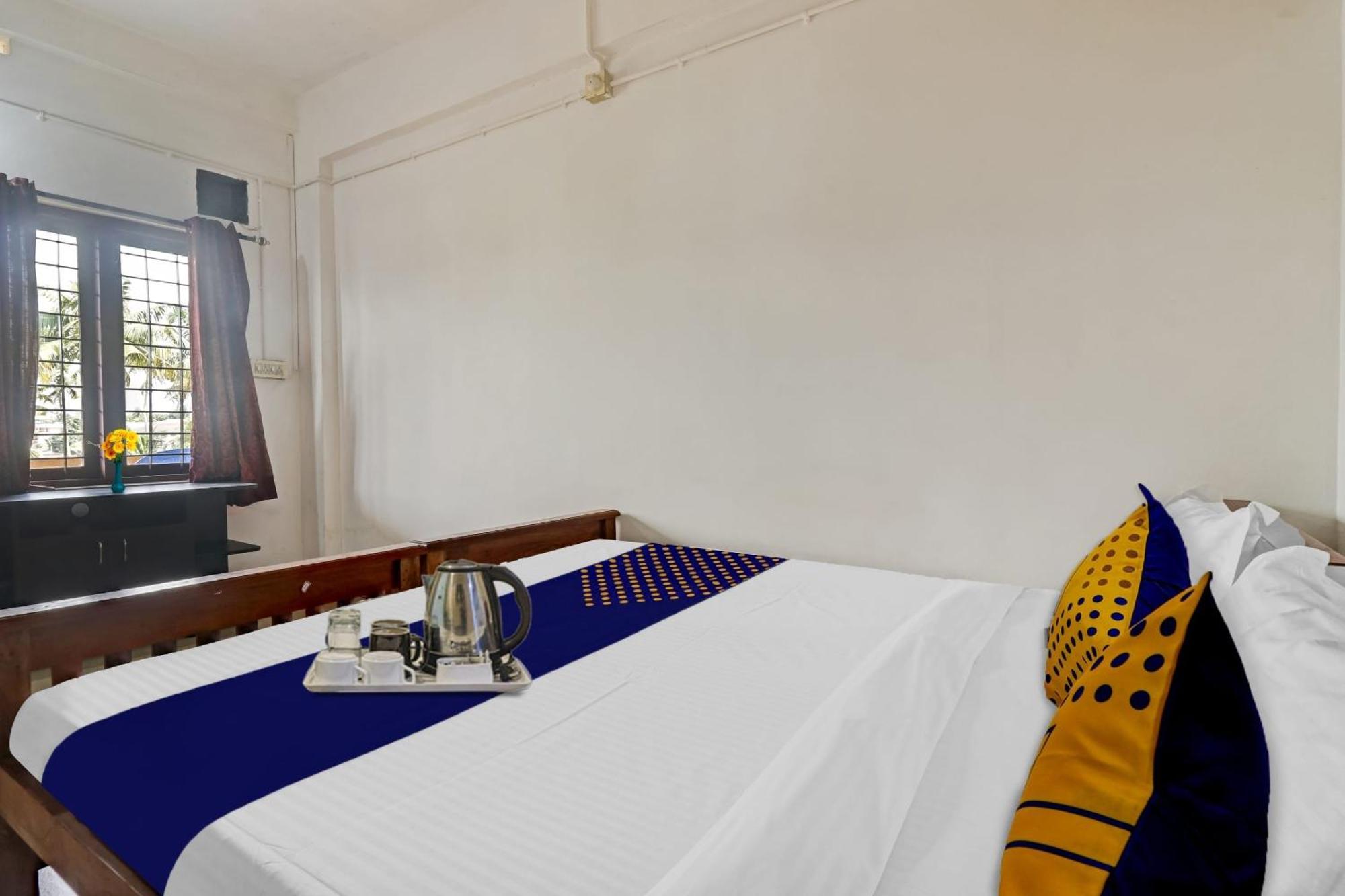 Spot On Taaza Residency Hotel Perumpāvūr Екстериор снимка