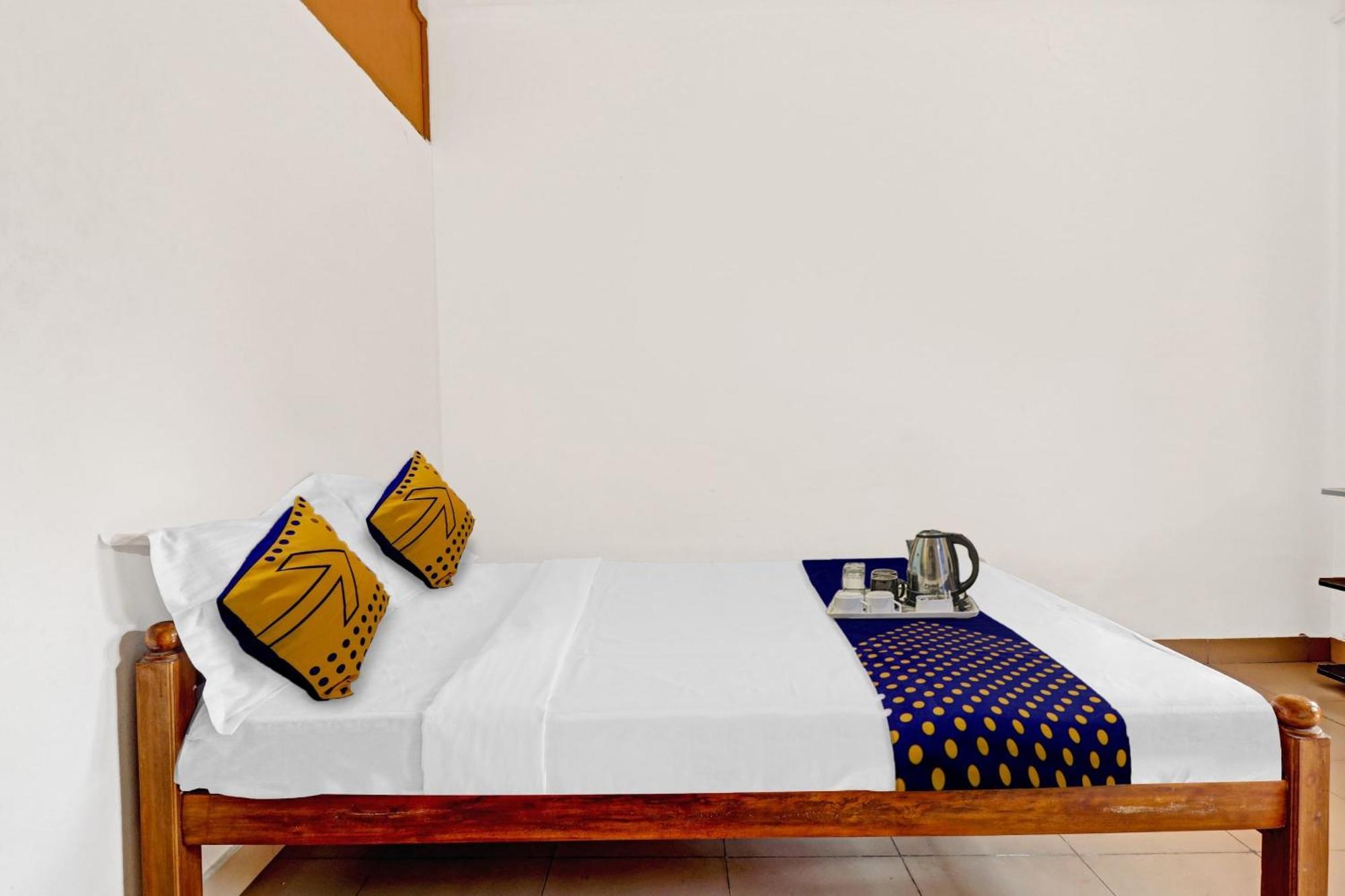 Spot On Taaza Residency Hotel Perumpāvūr Екстериор снимка